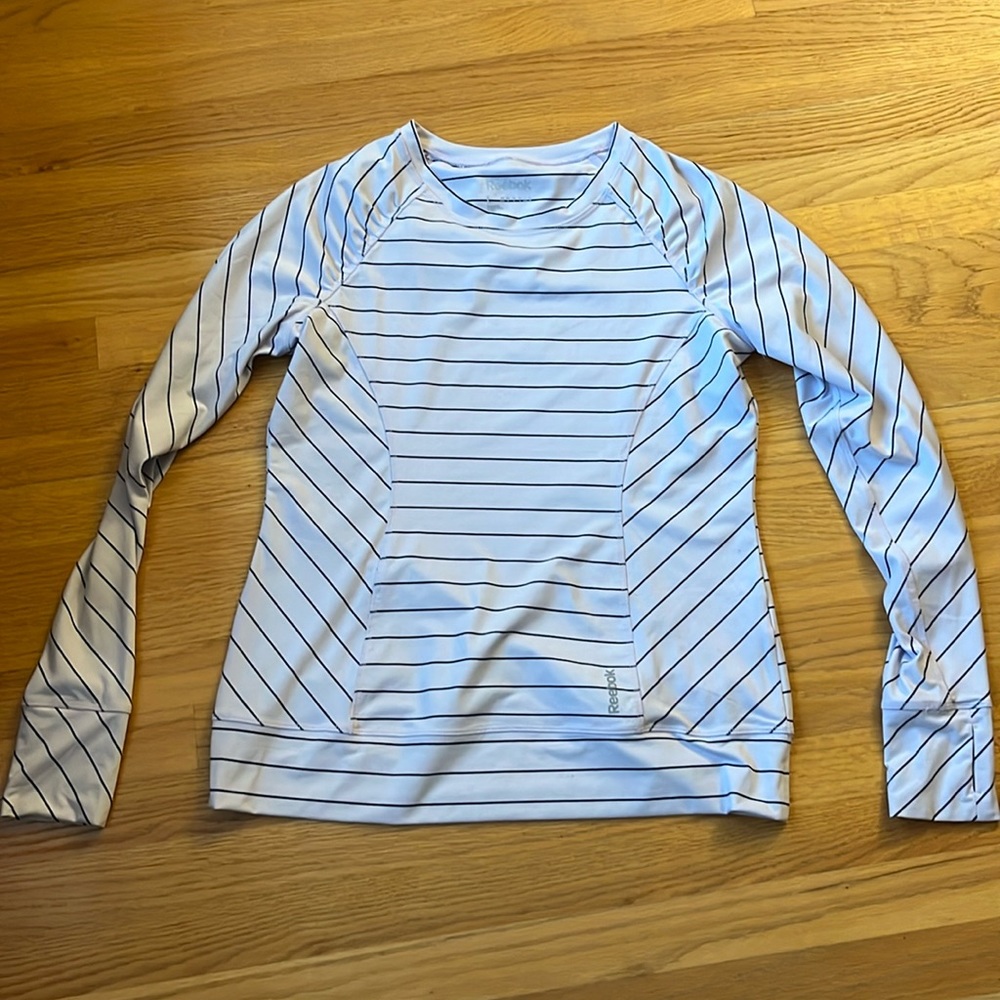 Women’s Long sleeve Reebok athletic shirt